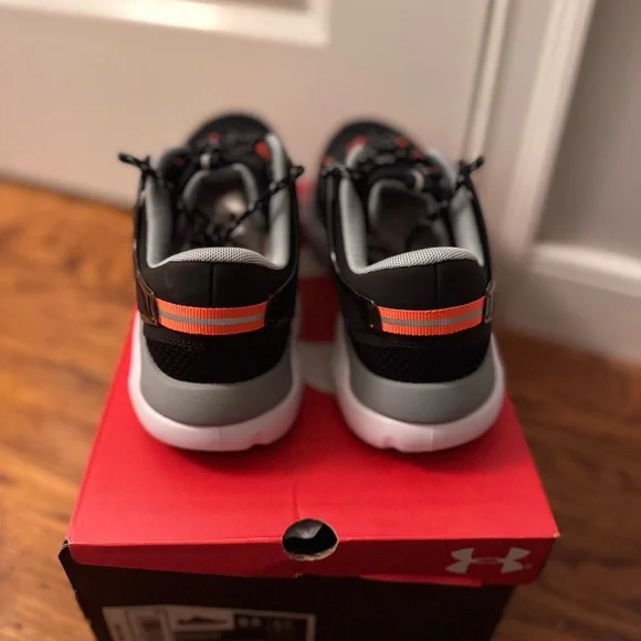 Under Armour Men's Summit Trek sneakers - Picture 2 of 4